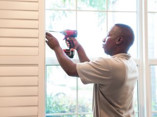 Skilled Technicians Repairing Window Coverings in Agoura Hills